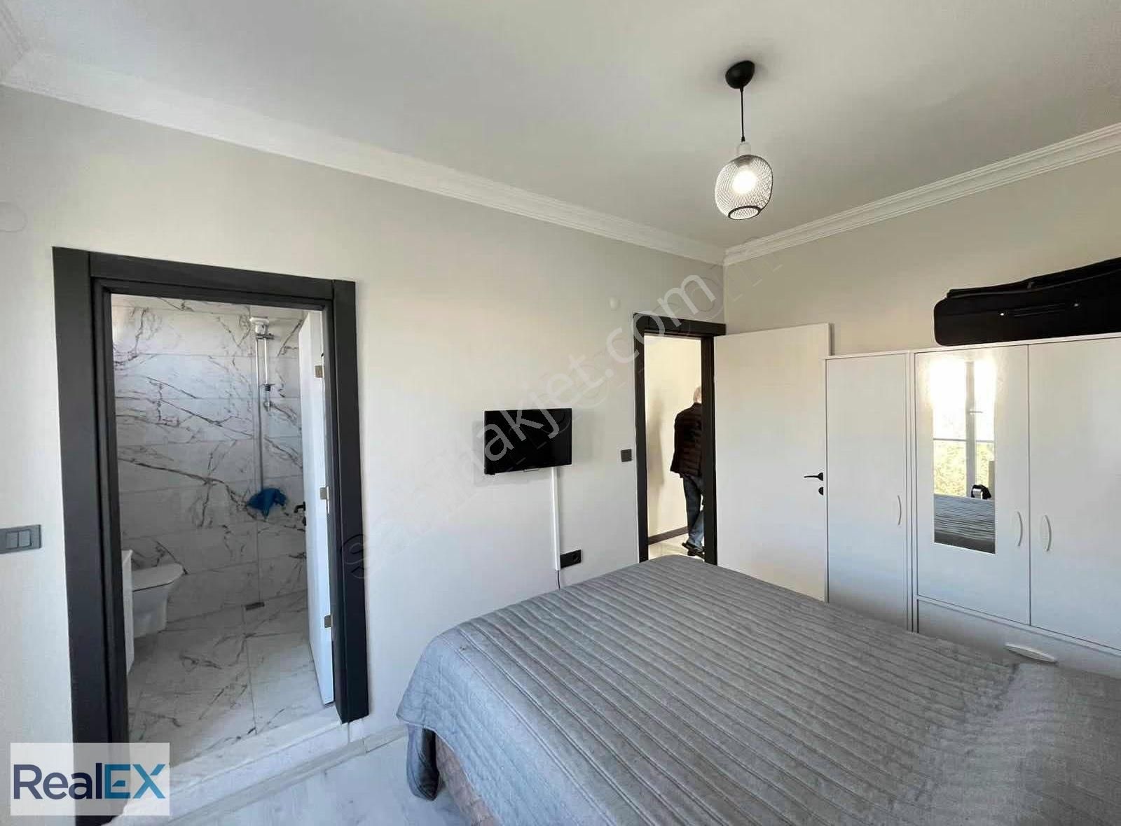 Müstakil Bahçeli Otoparklı Full Eşyalı 3+1 Triplex Villa - Görsel 18