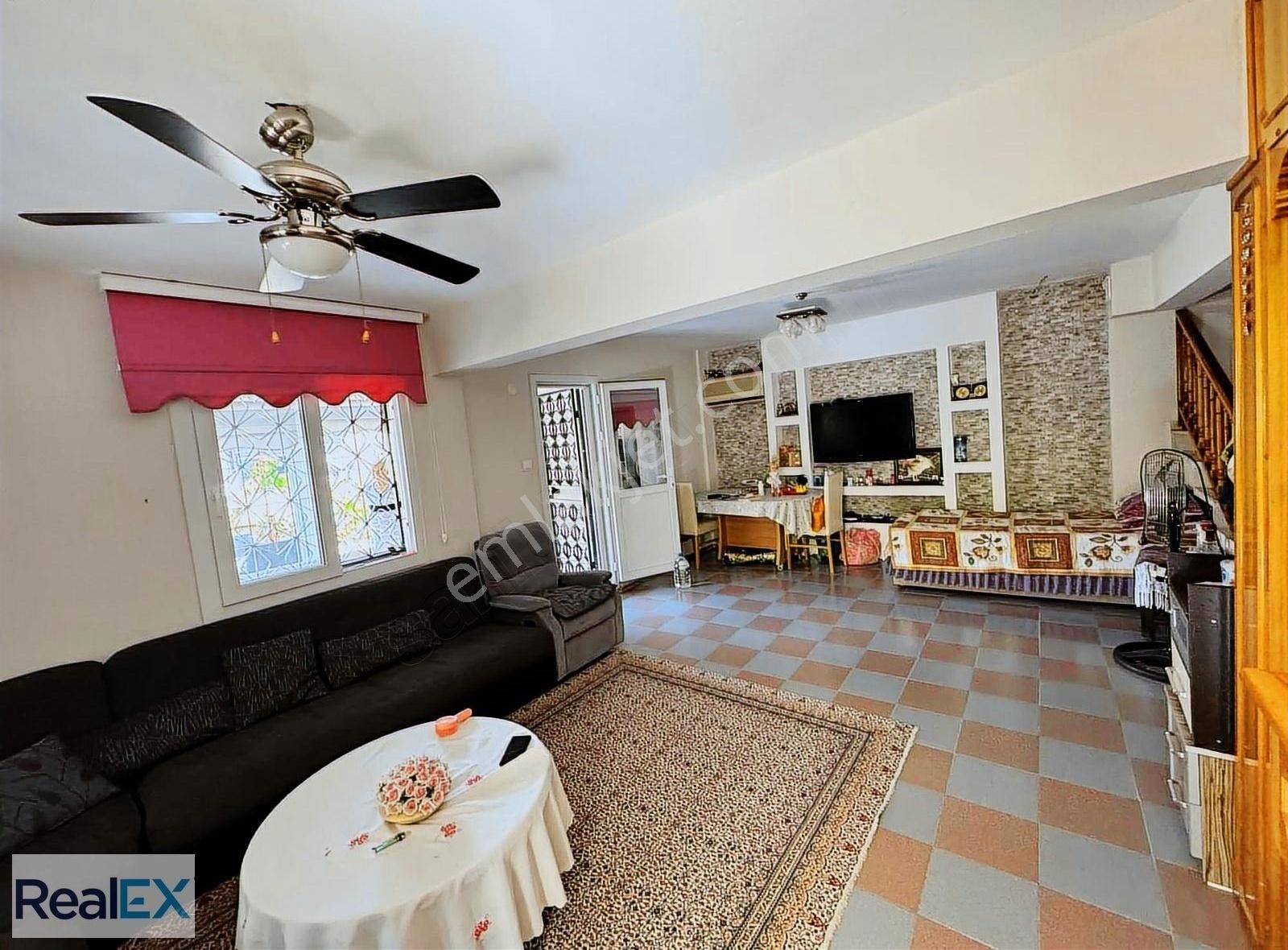 Özdere'de Yolun Deniz Tarafı Ful Eşyalı 3+1 Villa (tek Yetkili) - Görsel 10