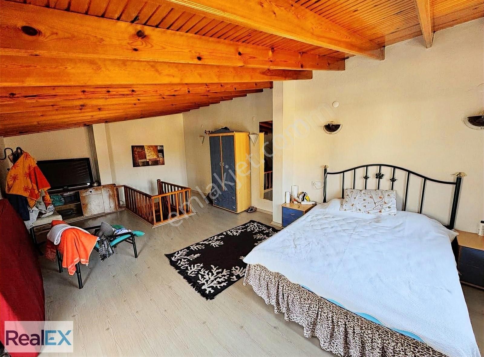 Özdere'de Yolun Deniz Tarafı Ful Eşyalı 3+1 Villa (tek Yetkili) - Görsel 19