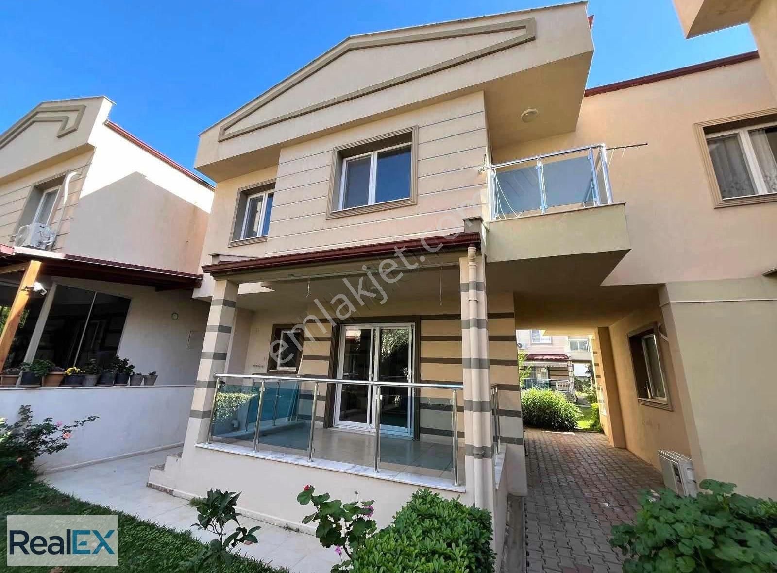 Nezih-denize Sıfır Site İçerisinde Acil Satılık3+1(teklife Açık)