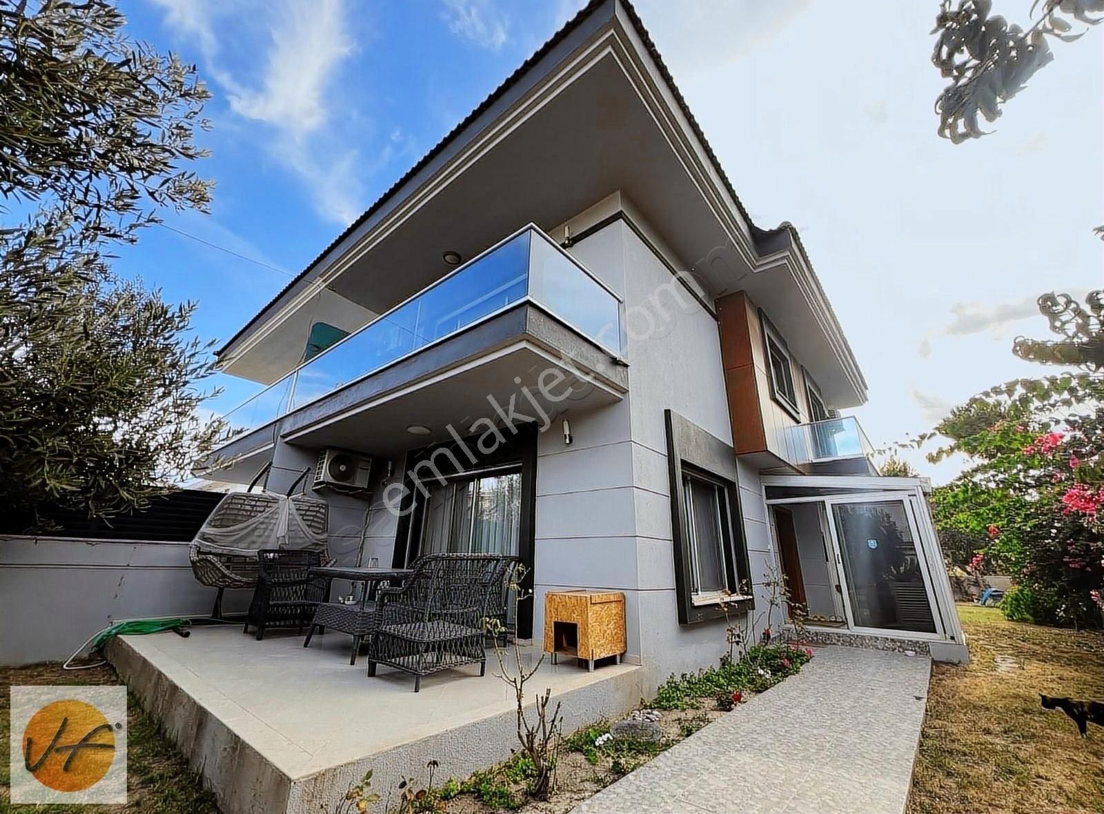 Çiftlikköy Çeşme İzmirde Satılık 3+1 Dubleks Villa