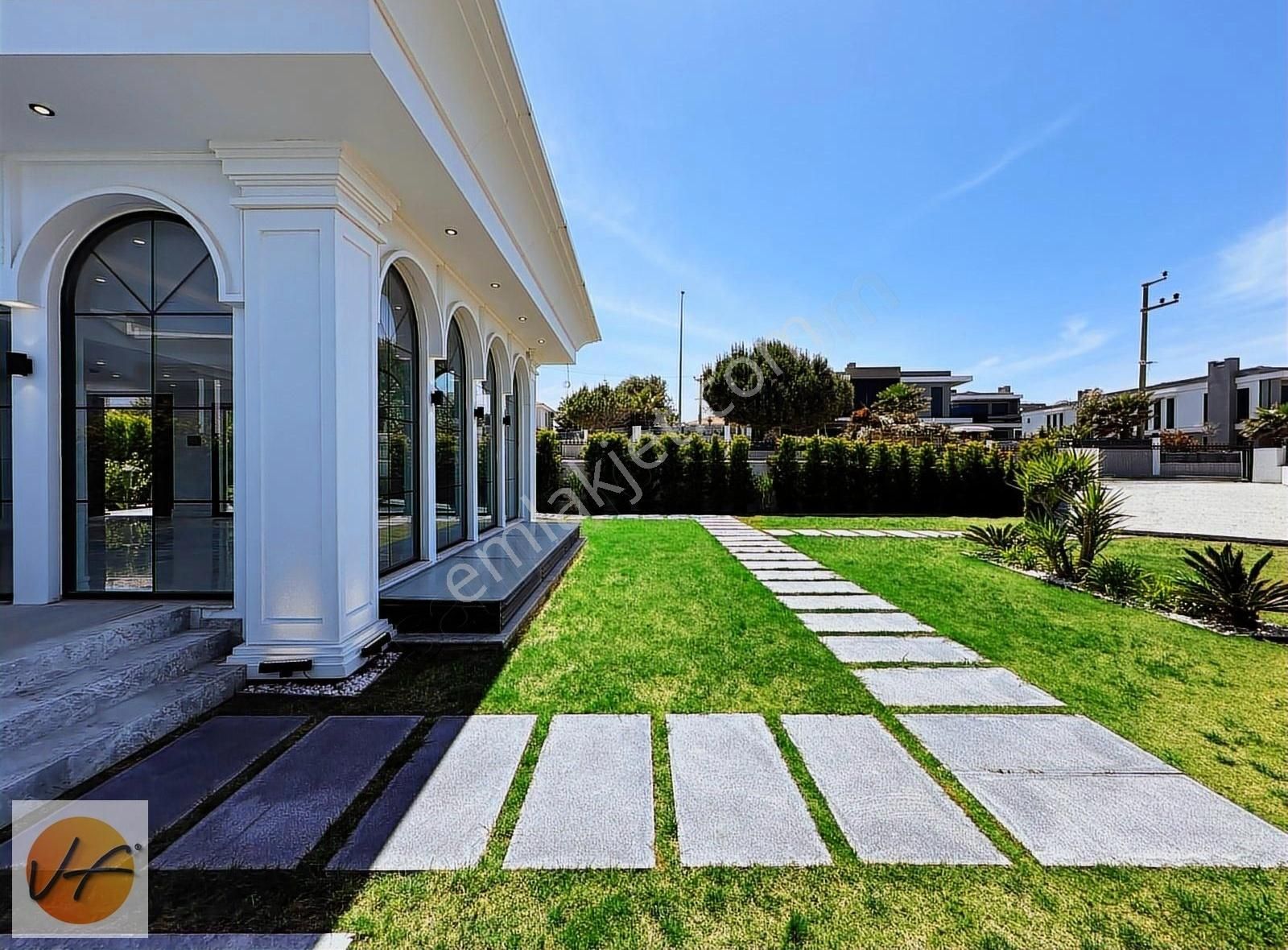 Çeşme Dalyan Eşsiz Manzaralı Müstakil Havuzlu 8+1 Satılık Villa - Görsel 26