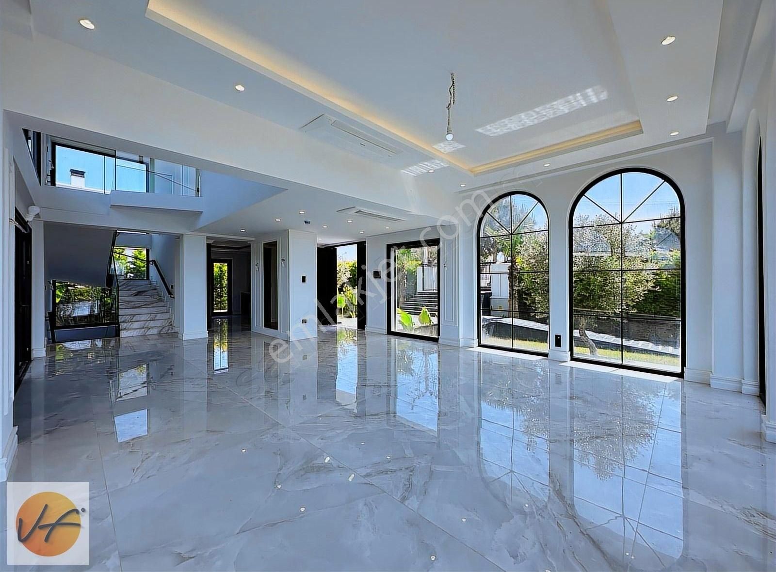 Çeşme Dalyan Eşsiz Manzaralı Müstakil Havuzlu 8+1 Satılık Villa - Görsel 3