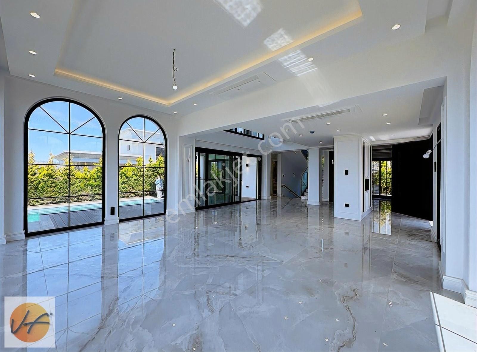 Çeşme Dalyan Eşsiz Manzaralı Müstakil Havuzlu 8+1 Satılık Villa - Görsel 18