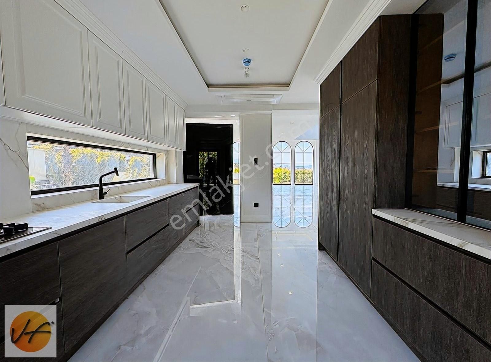 Çeşme Dalyan Eşsiz Manzaralı Müstakil Havuzlu 8+1 Satılık Villa - Görsel 16