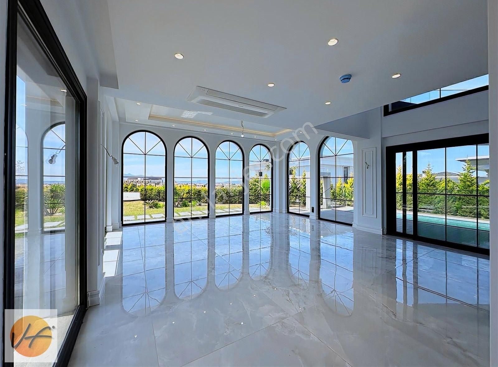 Çeşme Dalyan Eşsiz Manzaralı Müstakil Havuzlu 8+1 Satılık Villa - Görsel 11