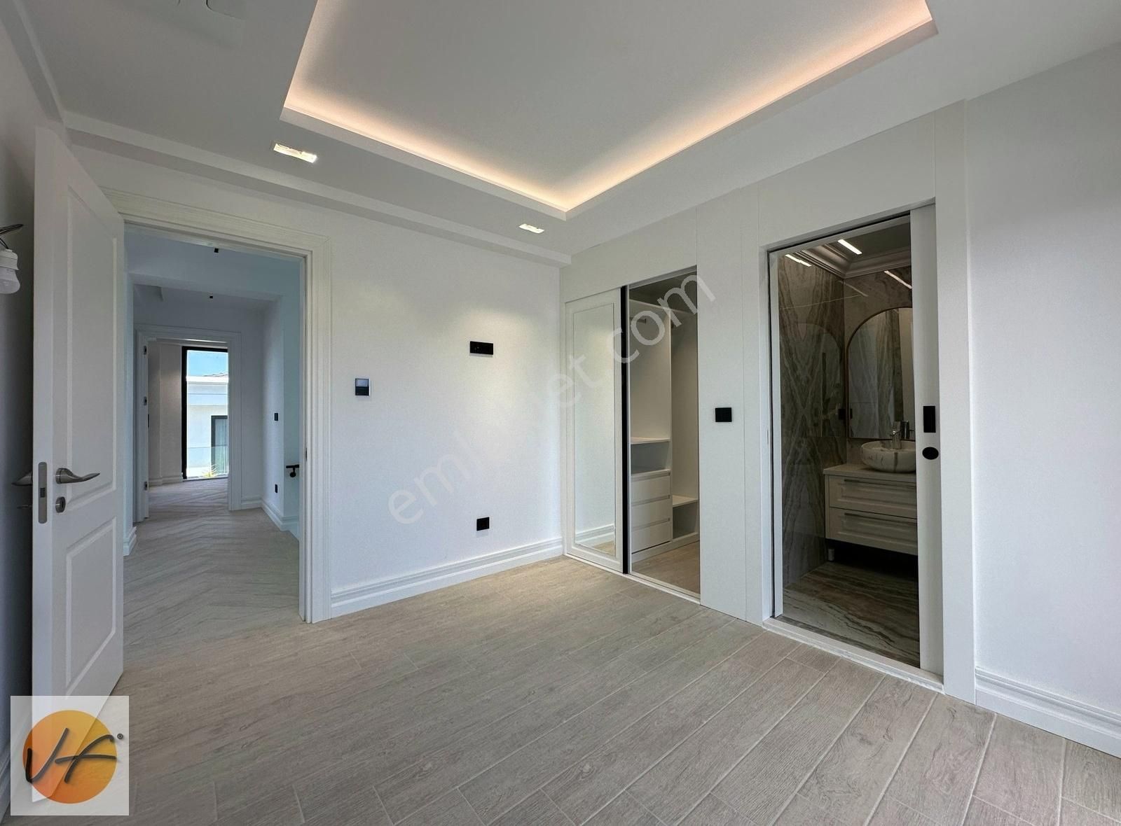 Çeşme Dalyan Eşsiz Manzaralı Müstakil Havuzlu 8+1 Satılık Villa - Görsel 13