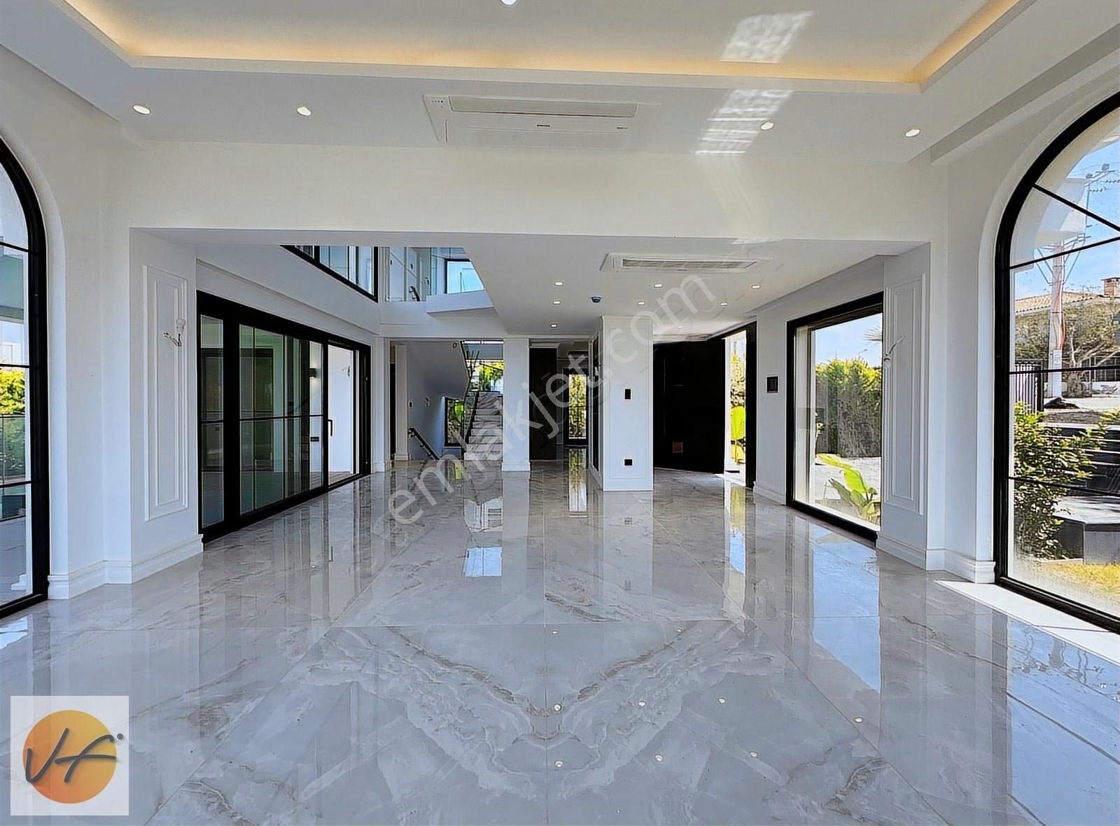 Çeşme Dalyan Eşsiz Manzaralı Müstakil Havuzlu 8+1 Satılık Villa - Görsel 33