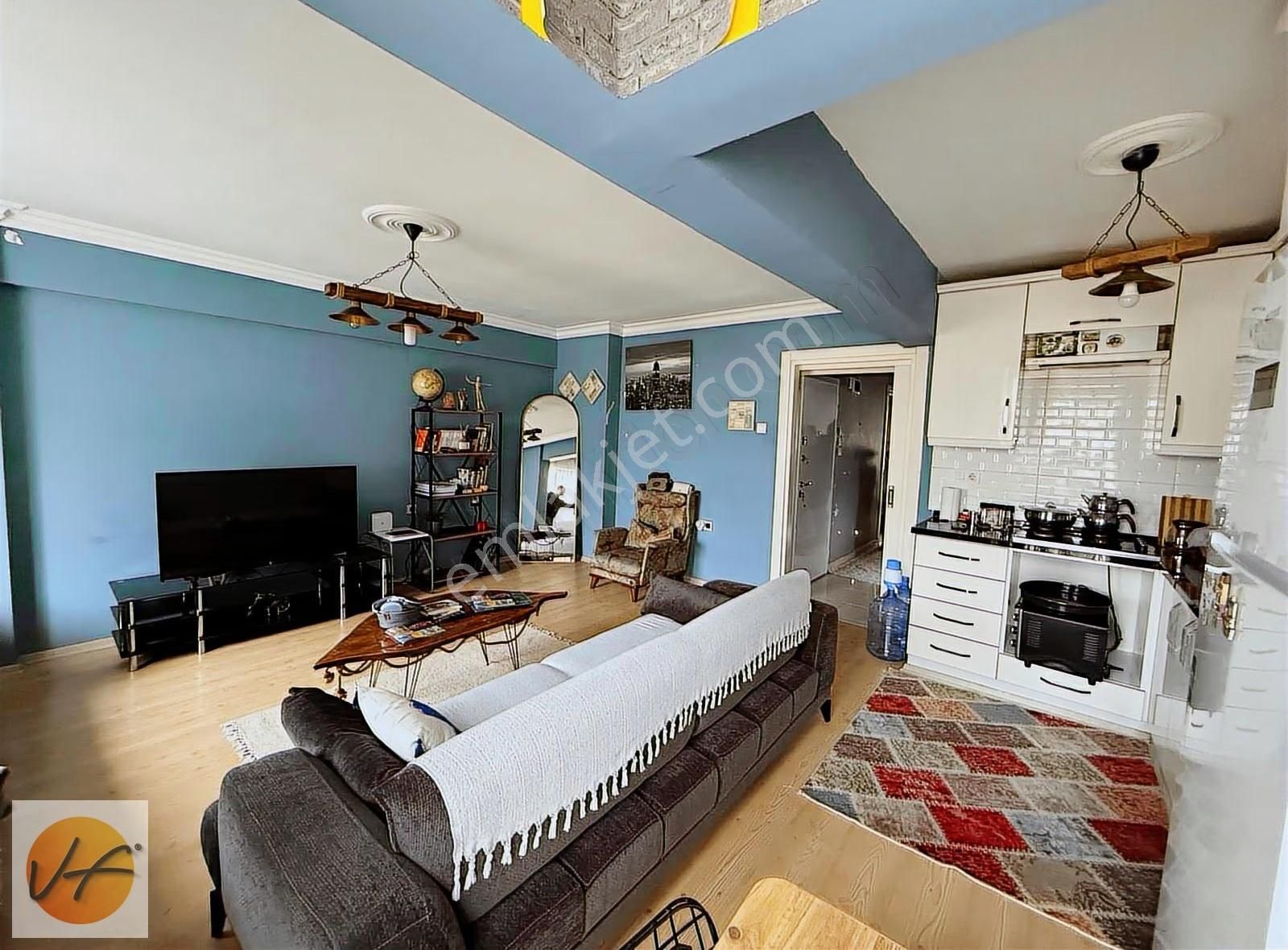 Karşıyaka Tuna Mahallesinde 2+1 Tadilatlı Satılık Daire