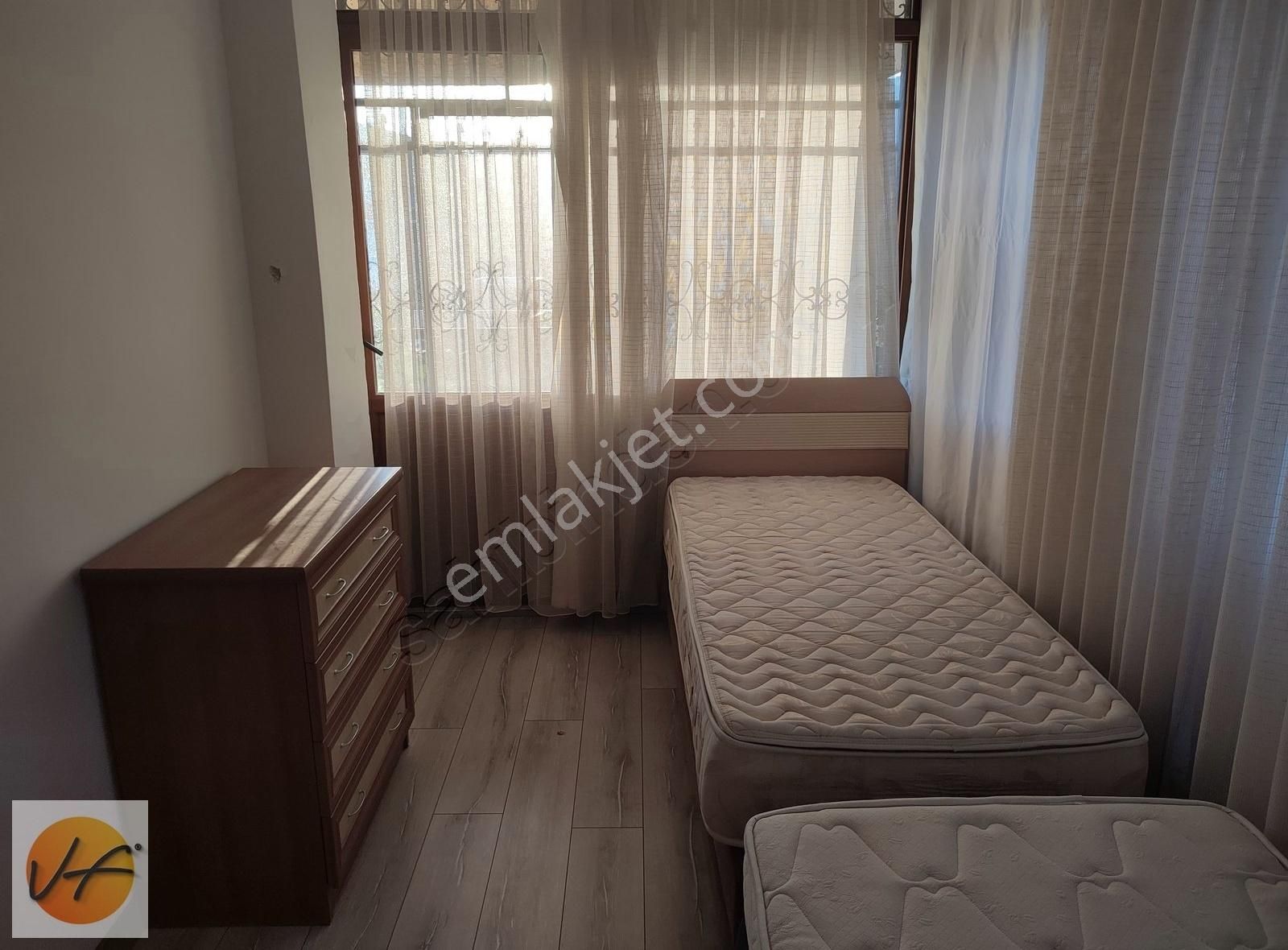 Yeni Foça Merkezde Denize 80m Mesafede 6+1 Triplex Satılık Villa - Görsel 12