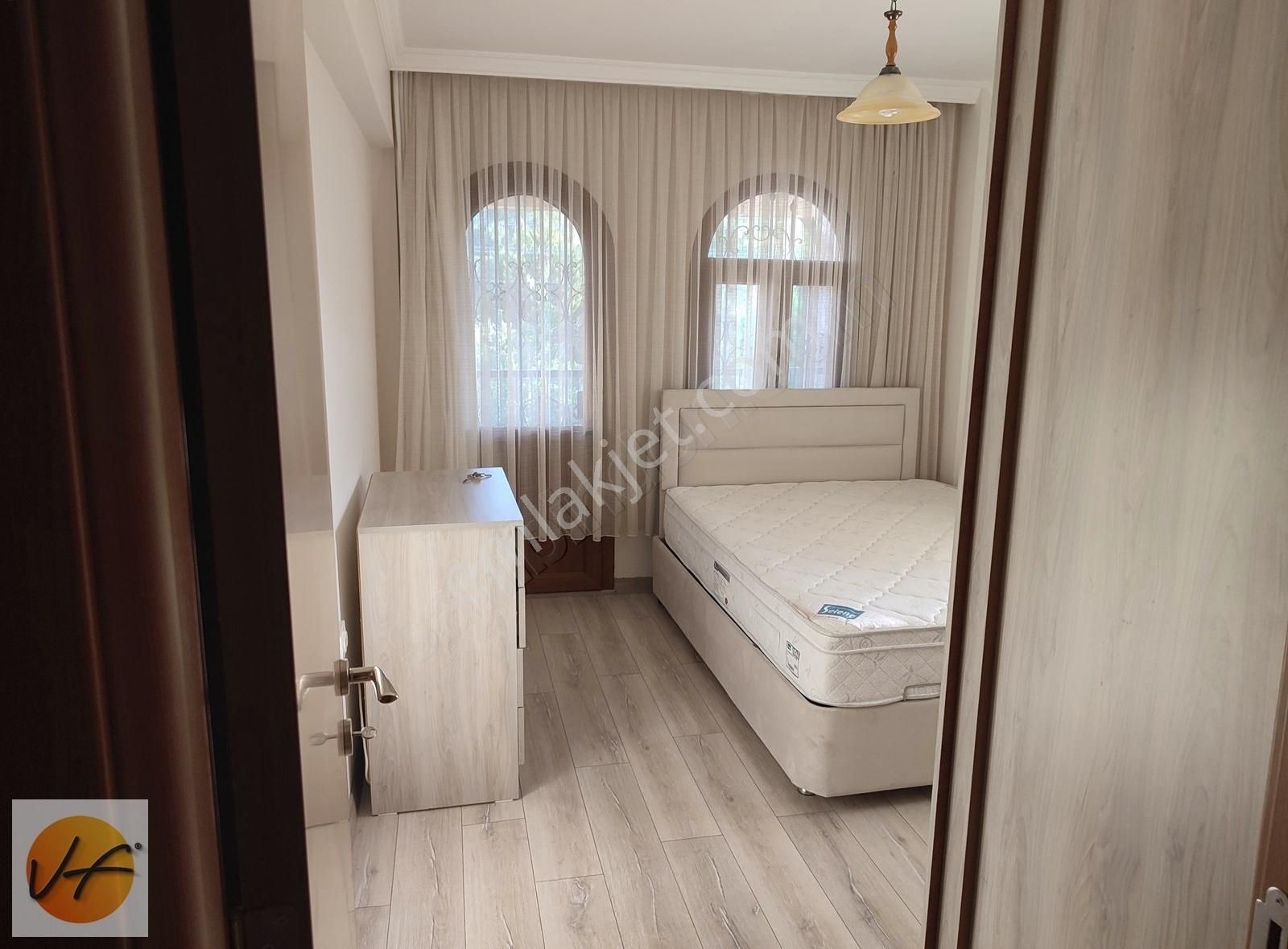 Yeni Foça Merkezde Denize 80m Mesafede 6+1 Triplex Satılık Villa - Görsel 26