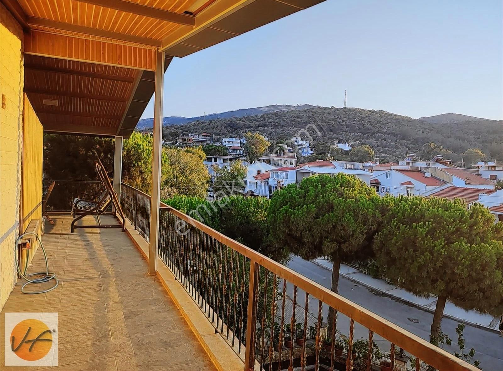 Yeni Foça Merkezde Denize 80m Mesafede 6+1 Triplex Satılık Villa - Görsel 20