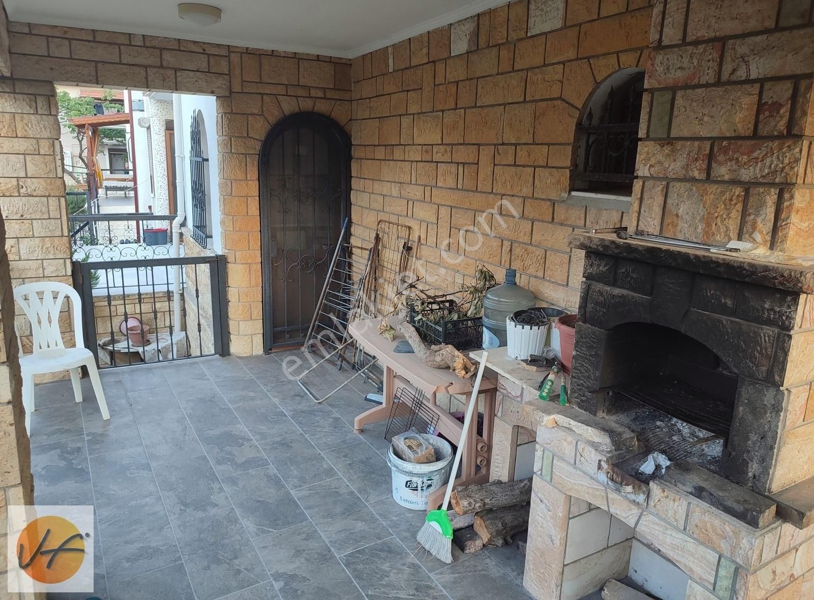 Yeni Foça Merkezde Denize 80m Mesafede 6+1 Triplex Satılık Villa - Görsel 31