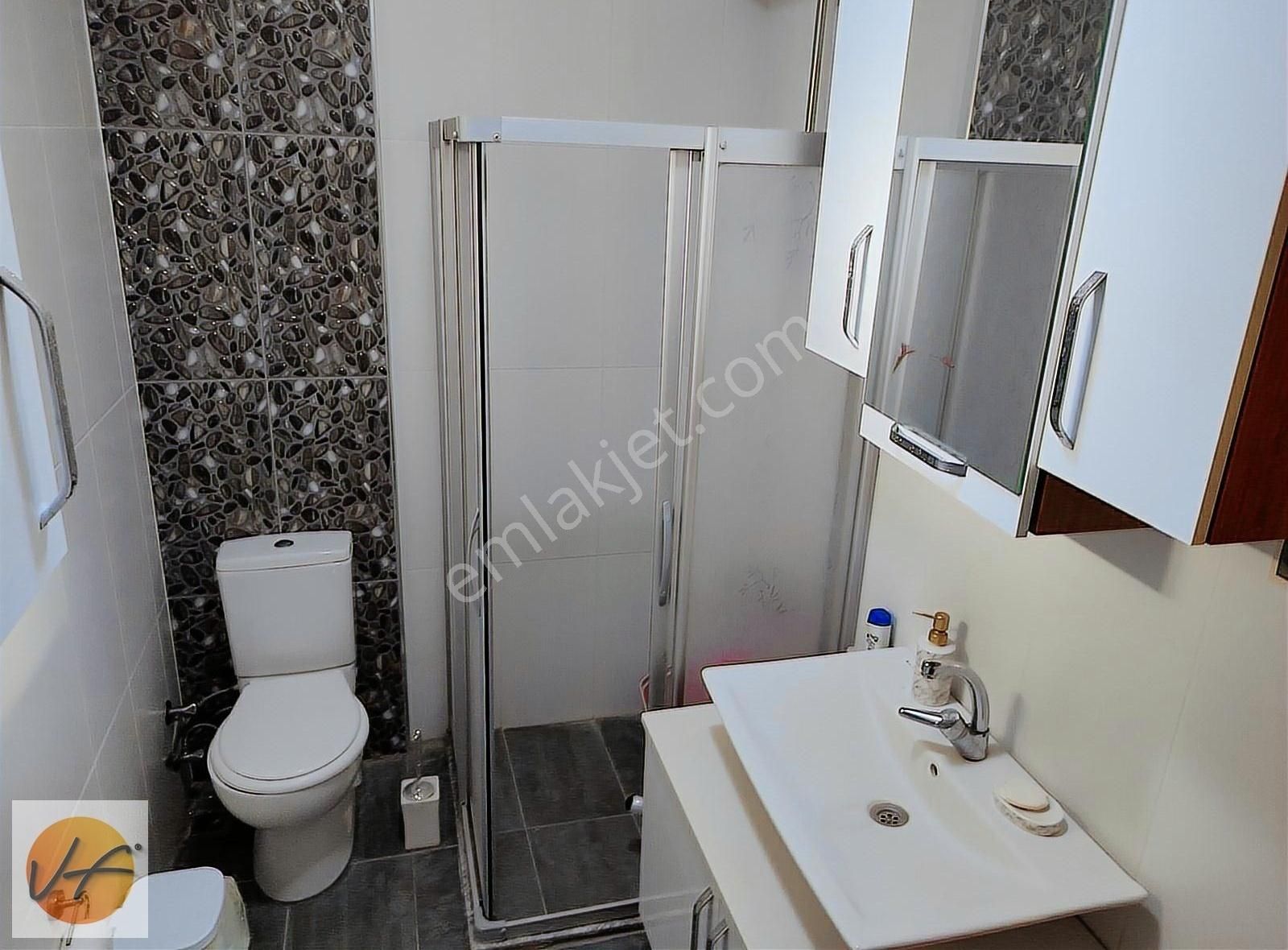 Yeni Foça Merkezde Denize 80m Mesafede 6+1 Triplex Satılık Villa - Görsel 33