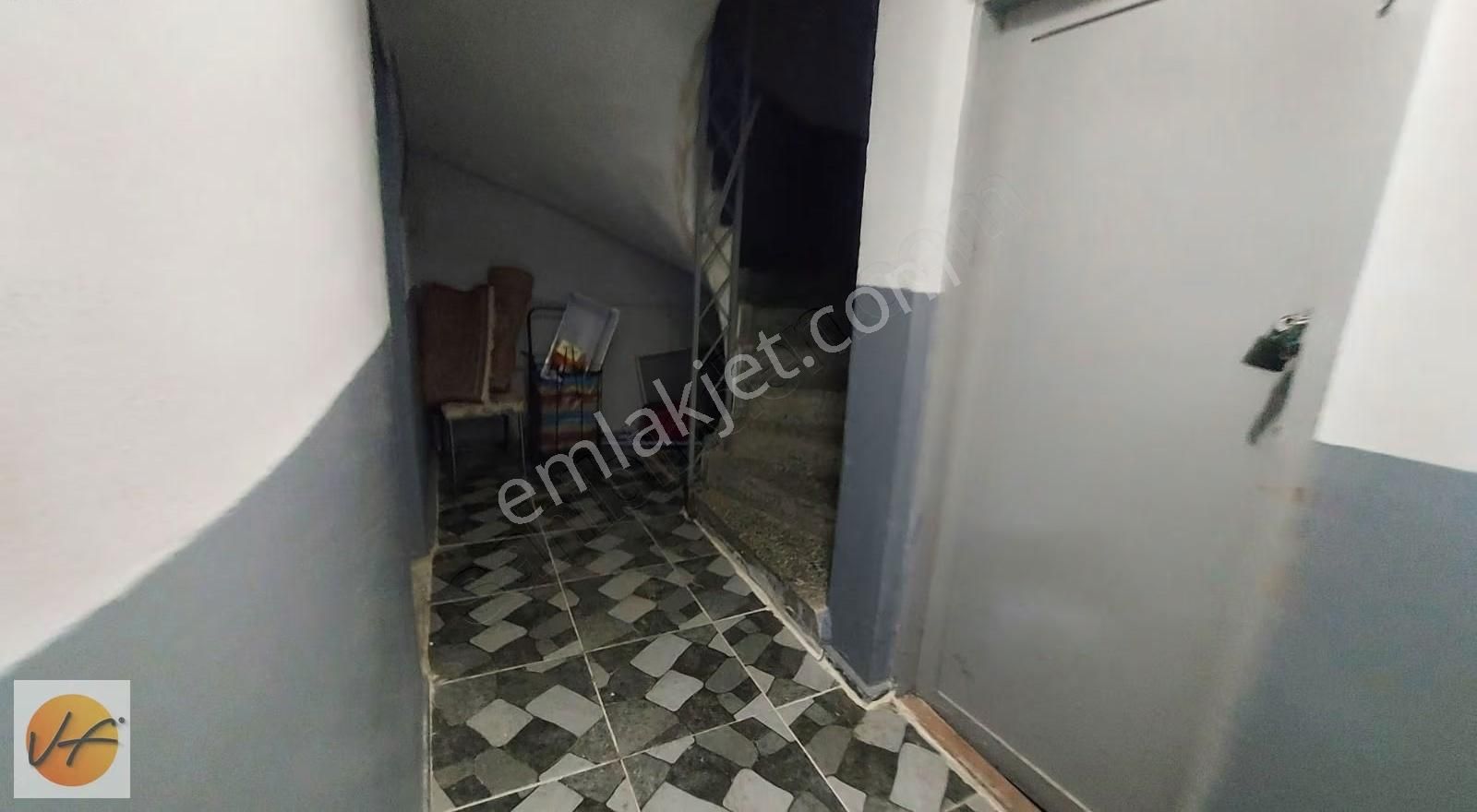 Mithatpaşa Mahallesinde 3+1 Deniz Manzaralı Bakımlı Daire - Görsel 2