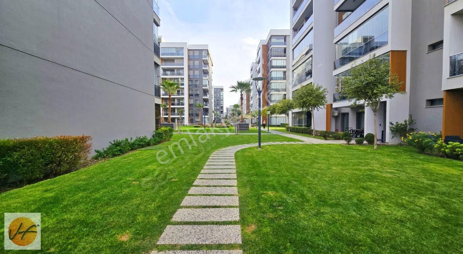 Çiğli Ataşehir Modern 2 Kiracısız Satılık Daire