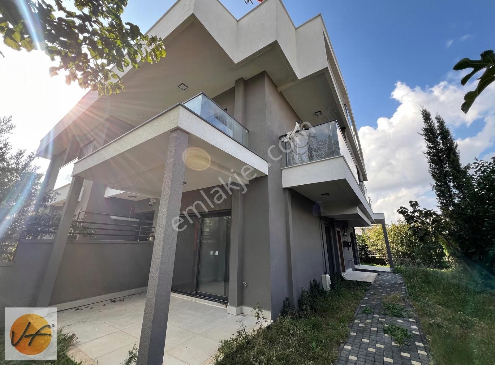 Urla Atatürk Mahallesi'nde Satılık 5+1 Satılık Villa - Görsel 15