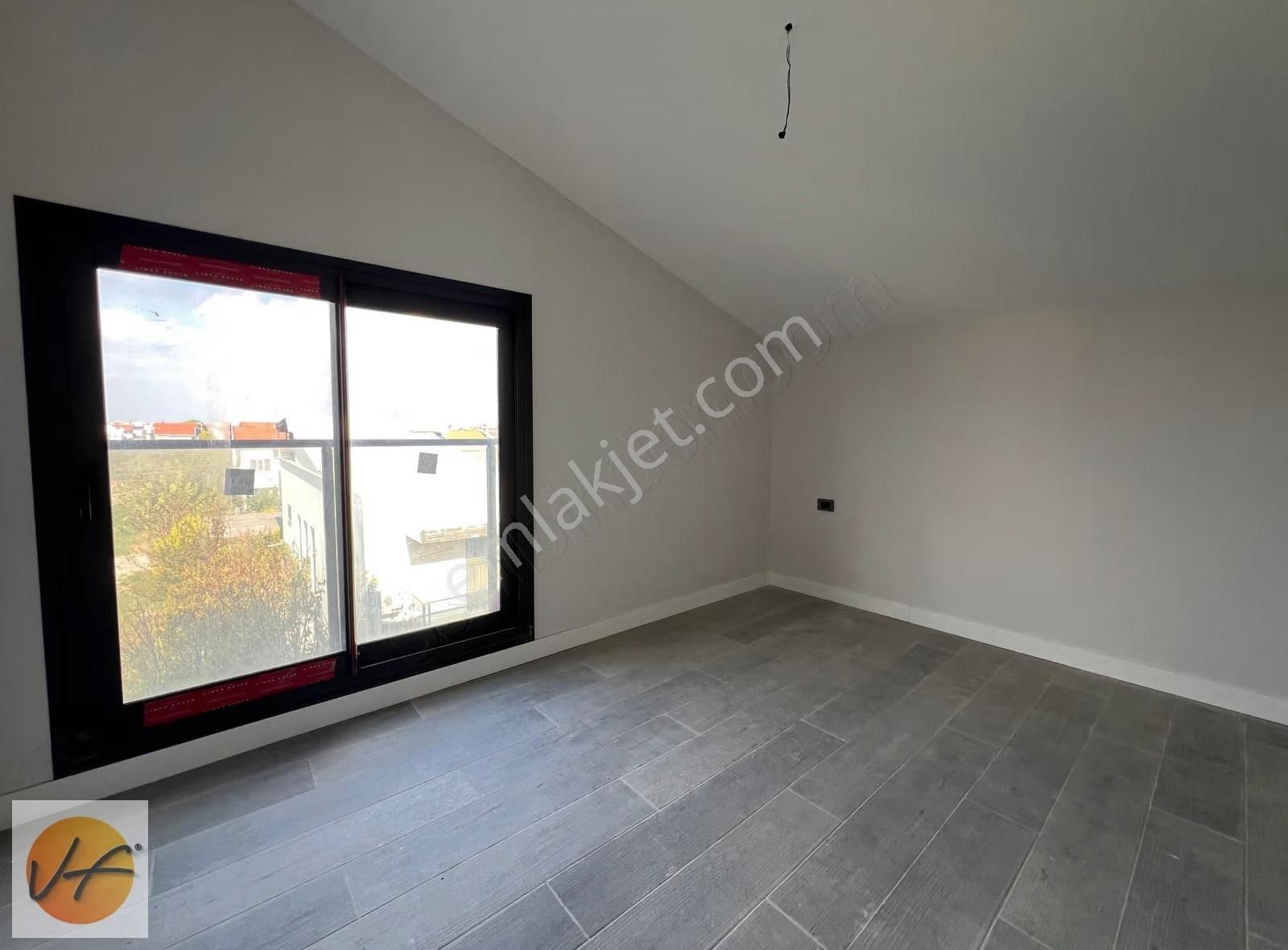 Urla Atatürk Mahallesi'nde Satılık 5+1 Satılık Villa - Görsel 8