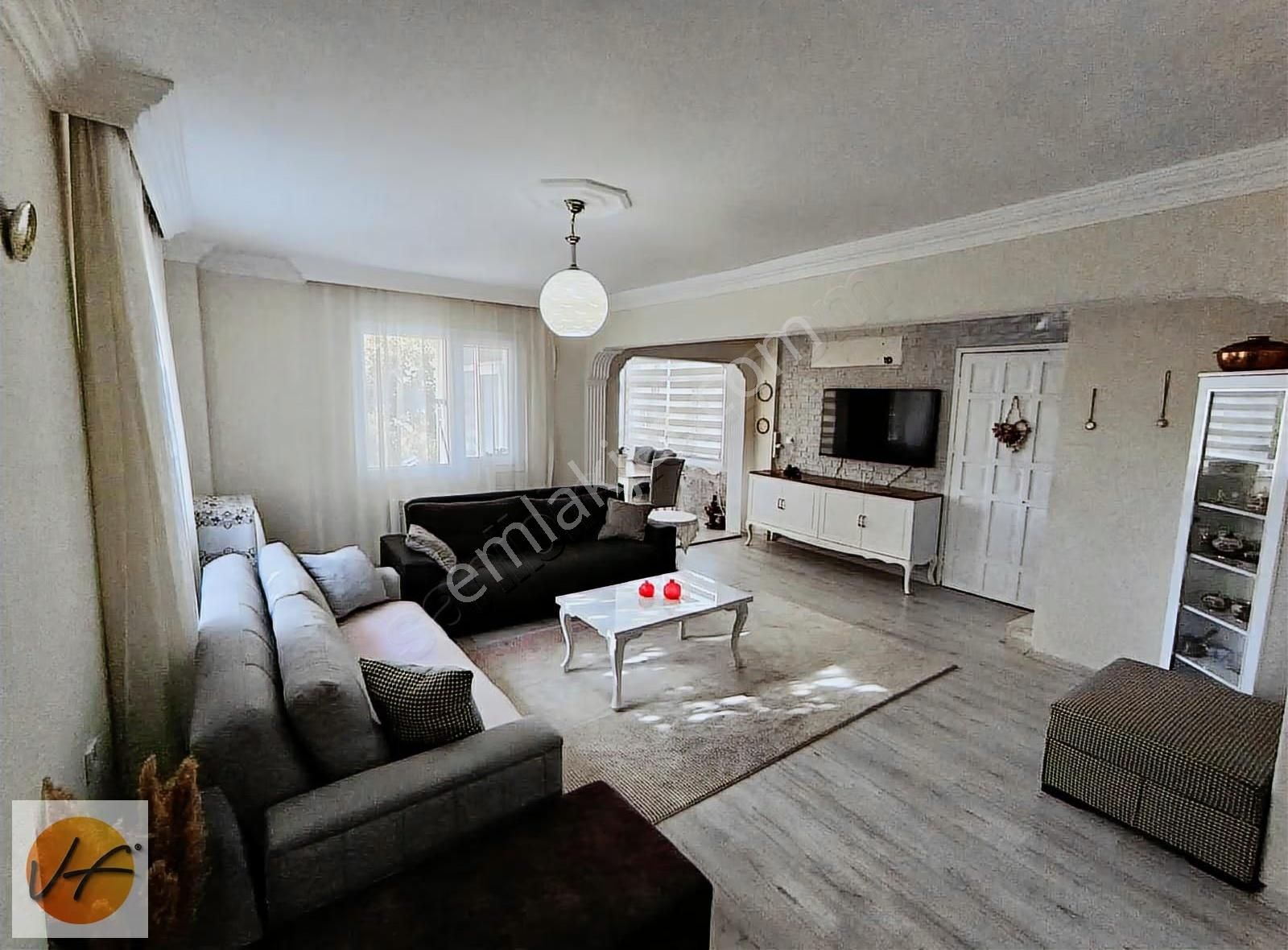 Yeni Foça Merkezde Müstakil Geniş Bahçeli Satılık 4+1 Tripleks - Görsel 7