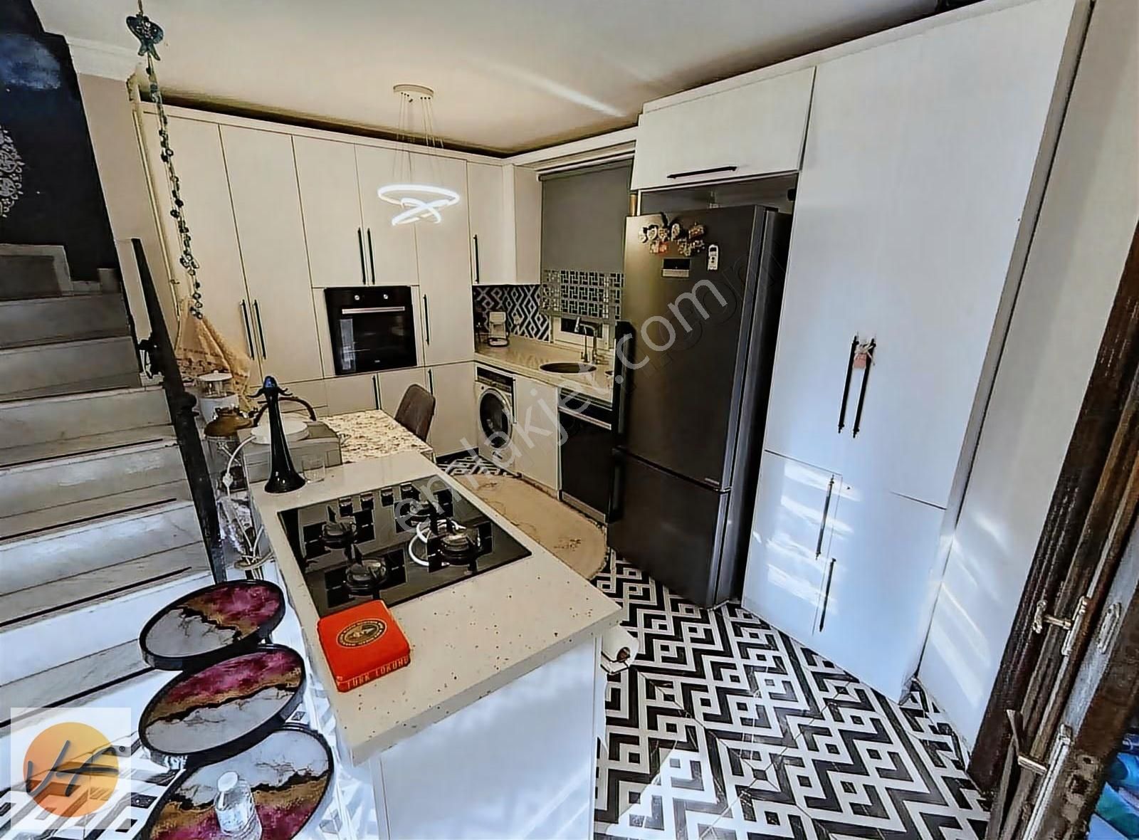 Yeni Foça Marina Üstünde Deniz Manzaralı Havuzlu Satılık Villa - Görsel 9