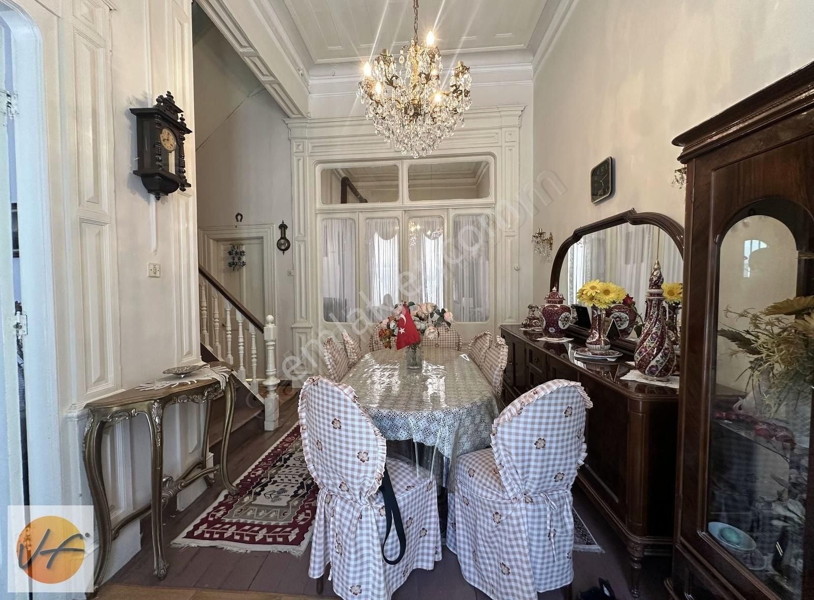 İzmir Alsancak Tarihi Dokusu Bozulmamış 6+2 Satılık Müstakil Ev - Görsel 25