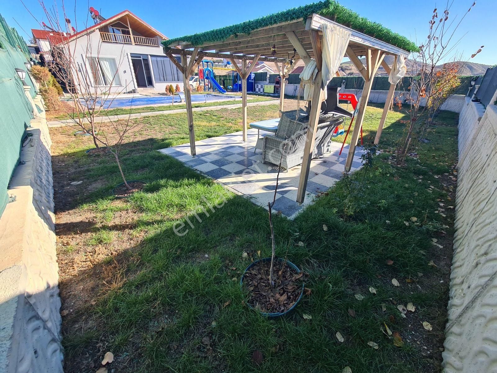 Villa Tadında Özel Mimari Şehirden İzole Bir Yaşam Sunuyoruz - Görsel 3