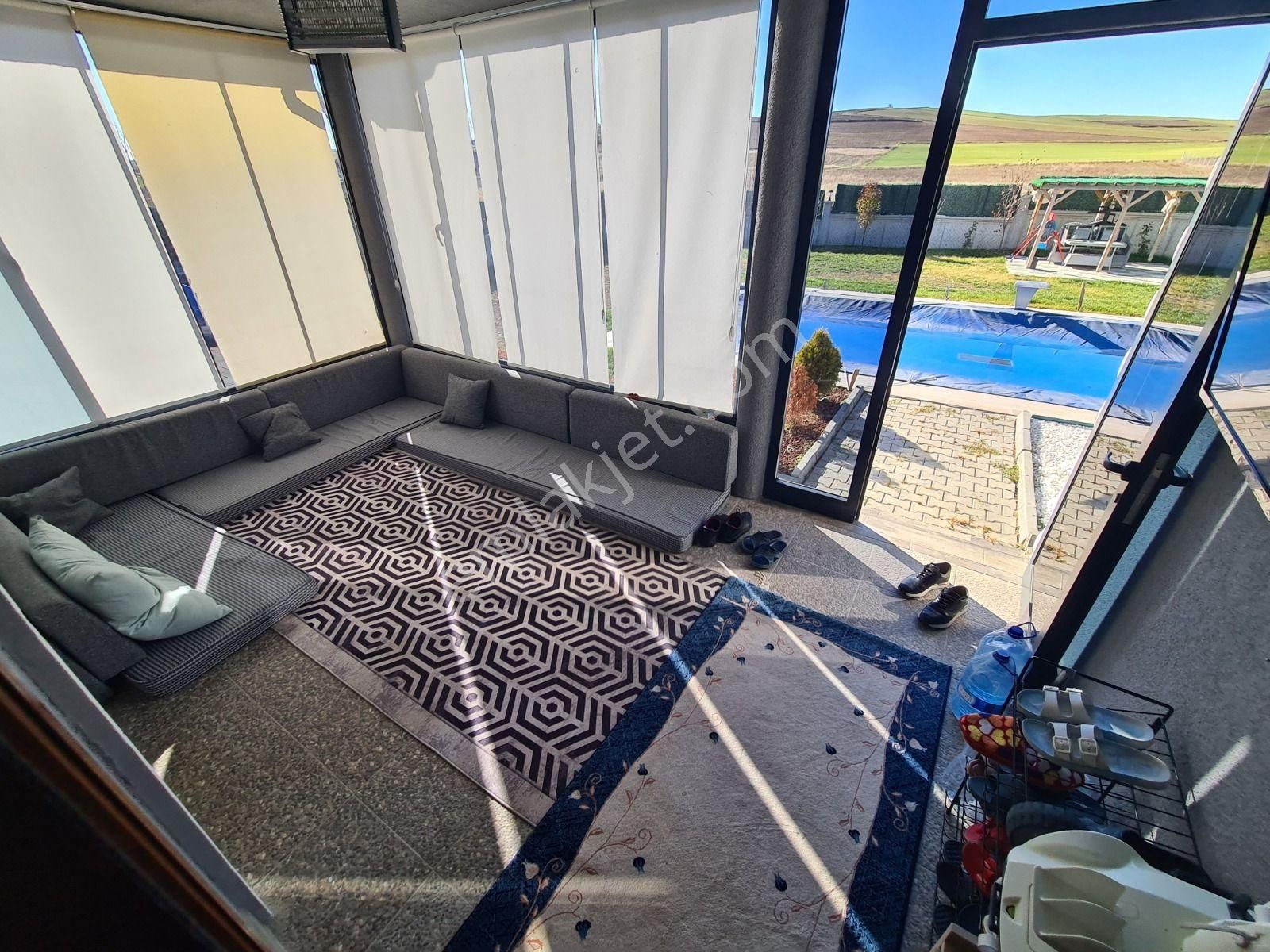 Villa Tadında Özel Mimari Şehirden İzole Bir Yaşam Sunuyoruz - Görsel 35
