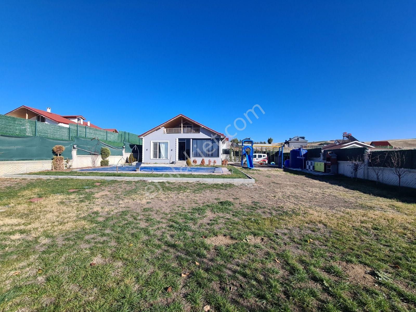 Villa Tadında Özel Mimari Şehirden İzole Bir Yaşam Sunuyoruz - Görsel 5