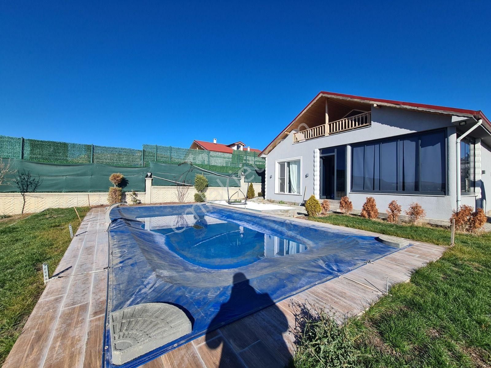 Villa Tadında Özel Mimari Şehirden İzole Bir Yaşam Sunuyoruz - Görsel 4