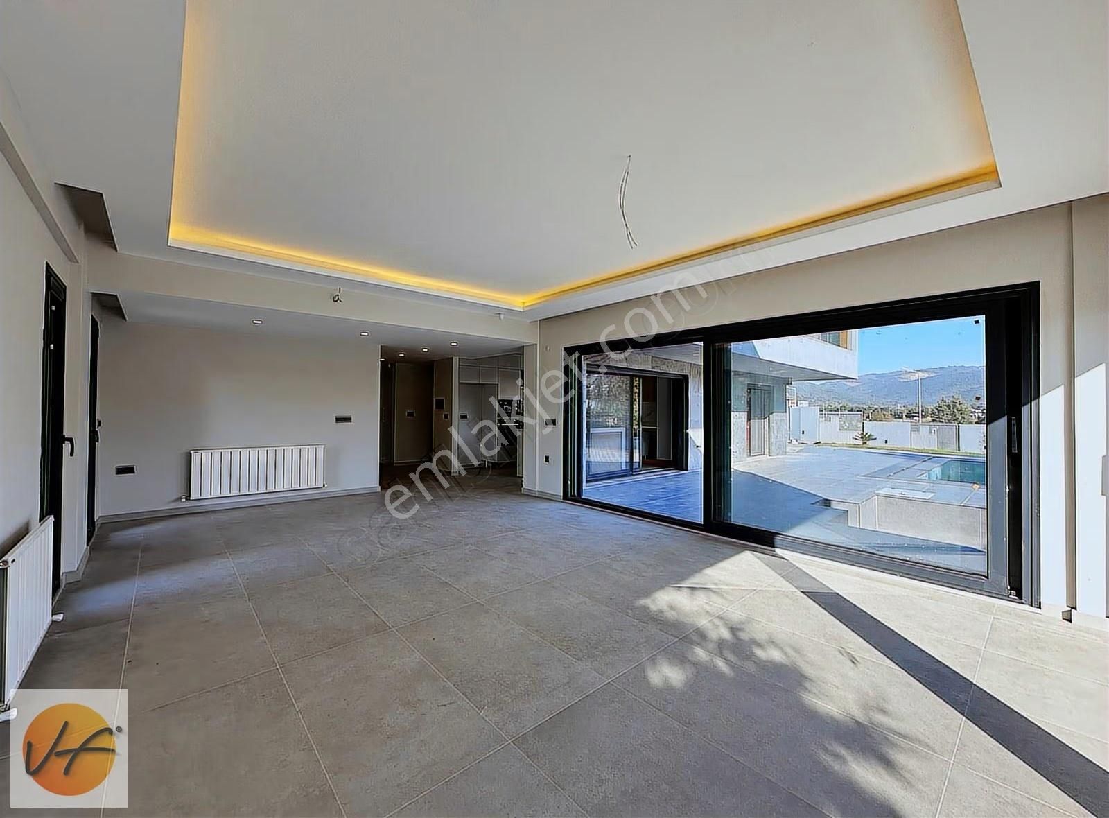 Güzelbahçe Çamlıda Havuzlu Müstakil Satılık Villa - Görsel 7