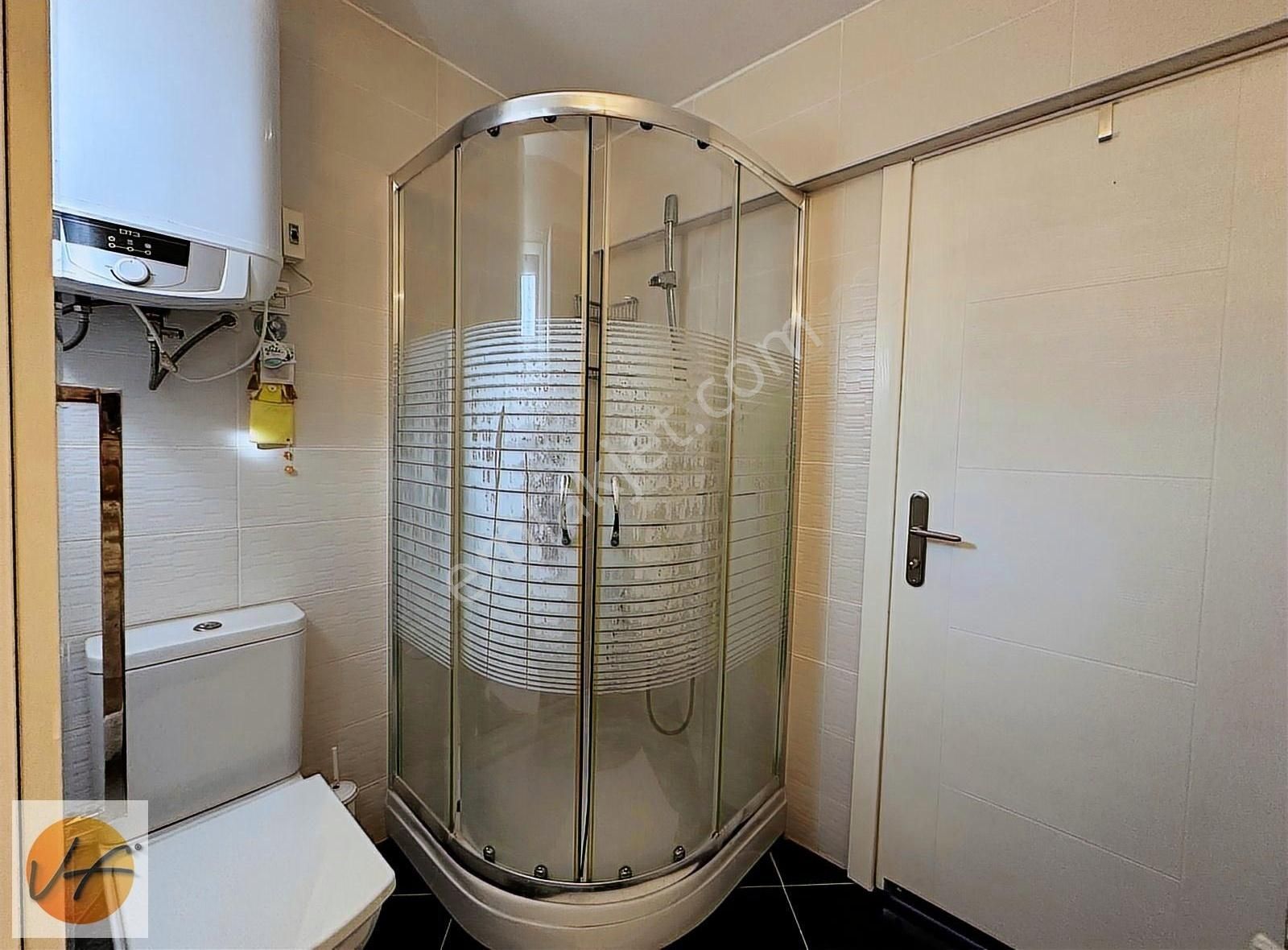 Çeşme Dalyan'da Denize Sıfır Site İçinde 4+1 Satılık Villa - Görsel 2