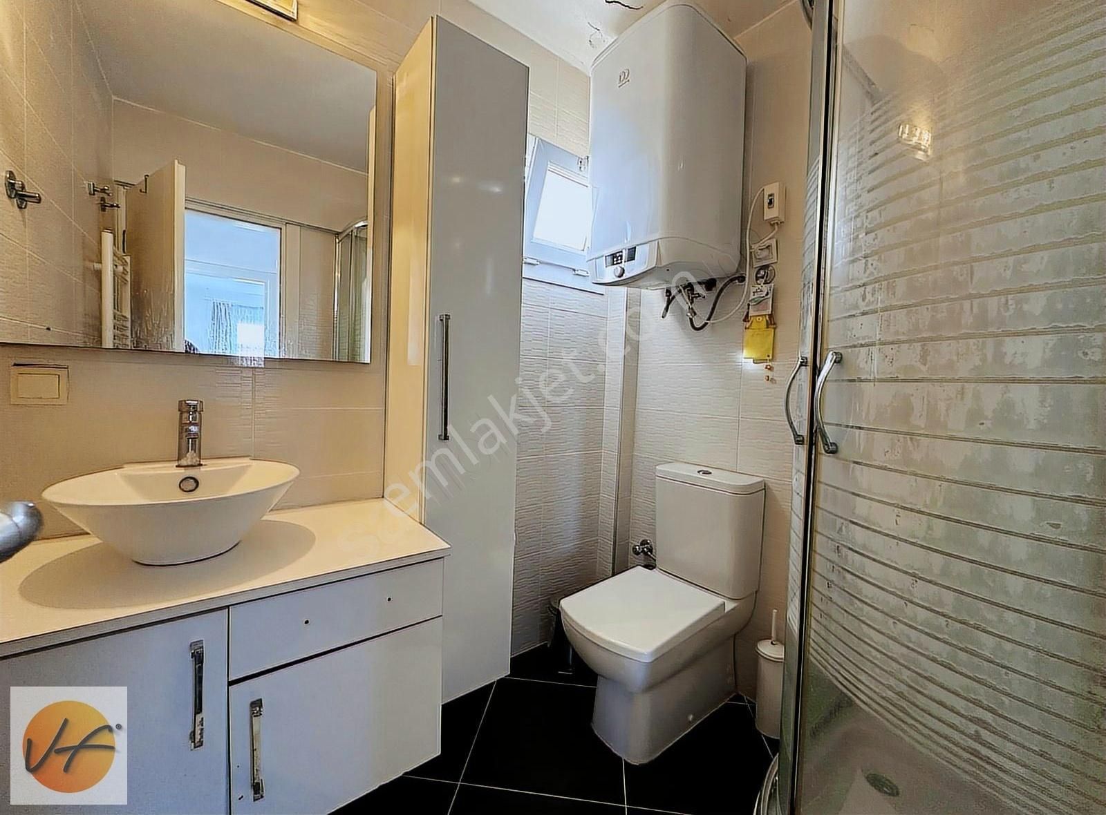 Çeşme Dalyan'da Denize Sıfır Site İçinde 4+1 Satılık Villa - Görsel 14