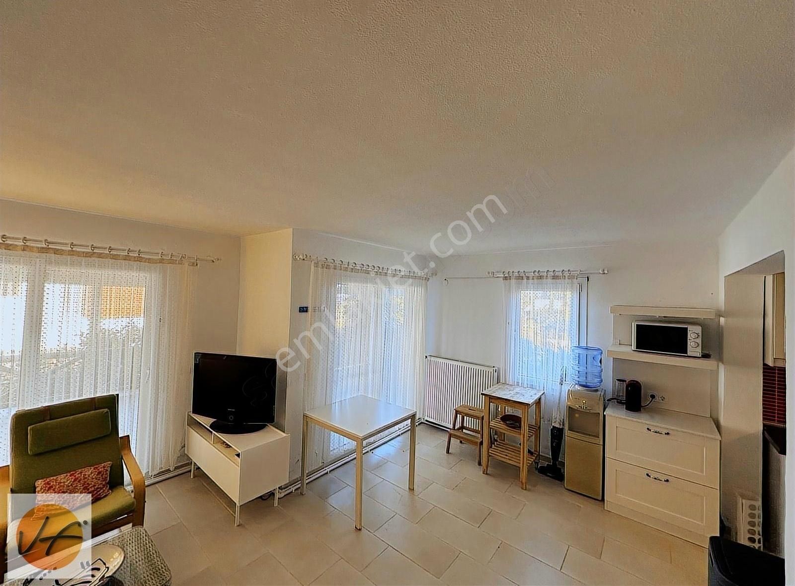 Çeşme Dalyan'da Denize Sıfır Site İçinde 4+1 Satılık Villa - Görsel 19