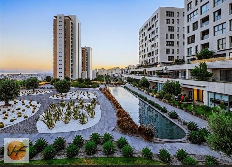 Varyant Plus Karşıyaka Sitesinde 2+1 Ebeveyn Banyolu Daire