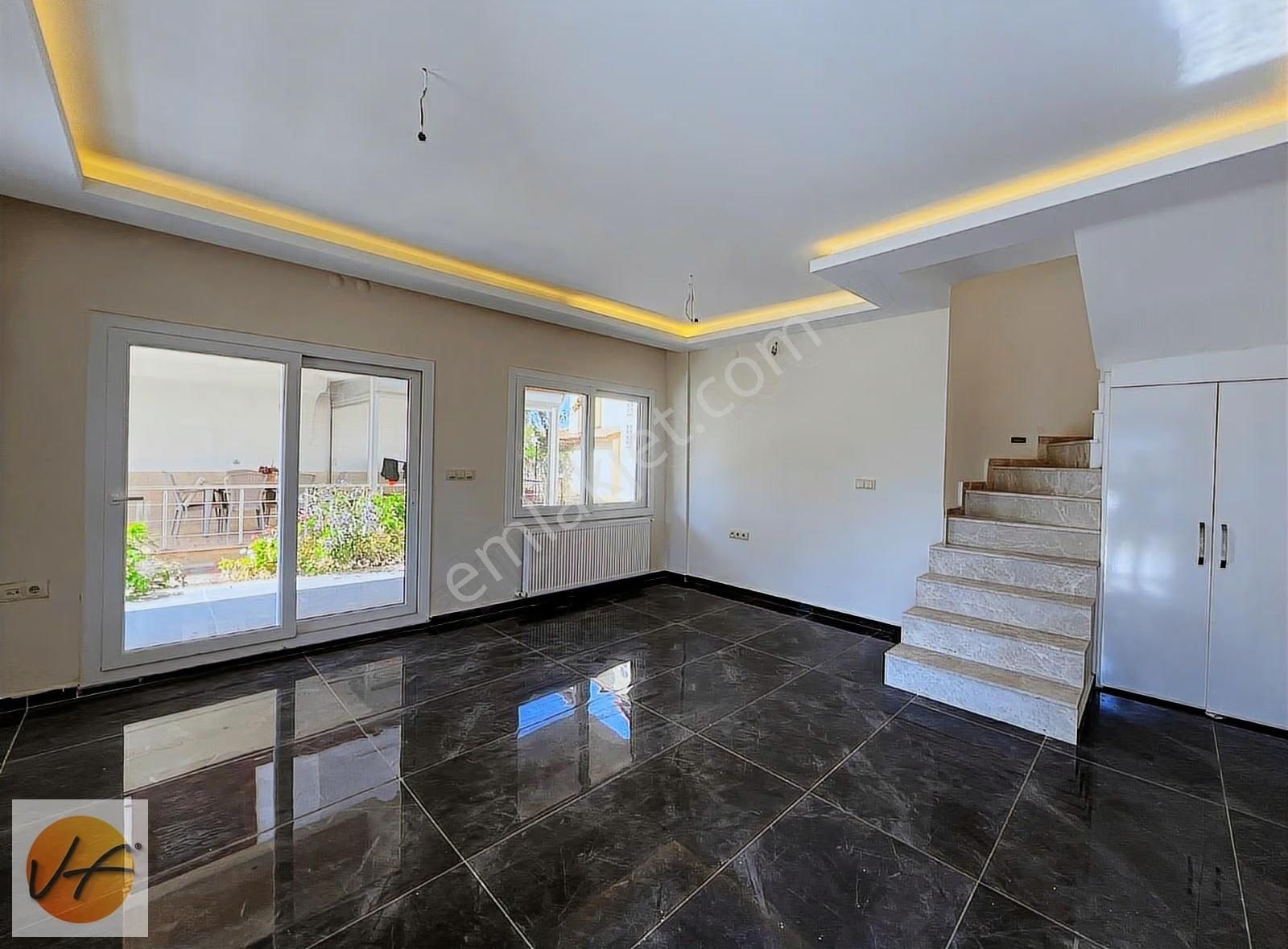 Kuşadası Davutlar Sahilde 4+1 Trıblex Satılık Villa - Görsel 7