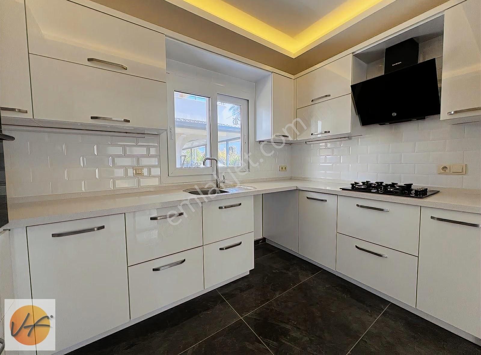 Kuşadası Davutlar Sahilde 4+1 Trıblex Satılık Villa - Görsel 9