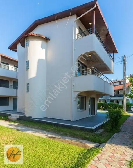 Kuşadası Davutlar Sahilde 4+1 Trıblex Satılık Villa - Görsel 13