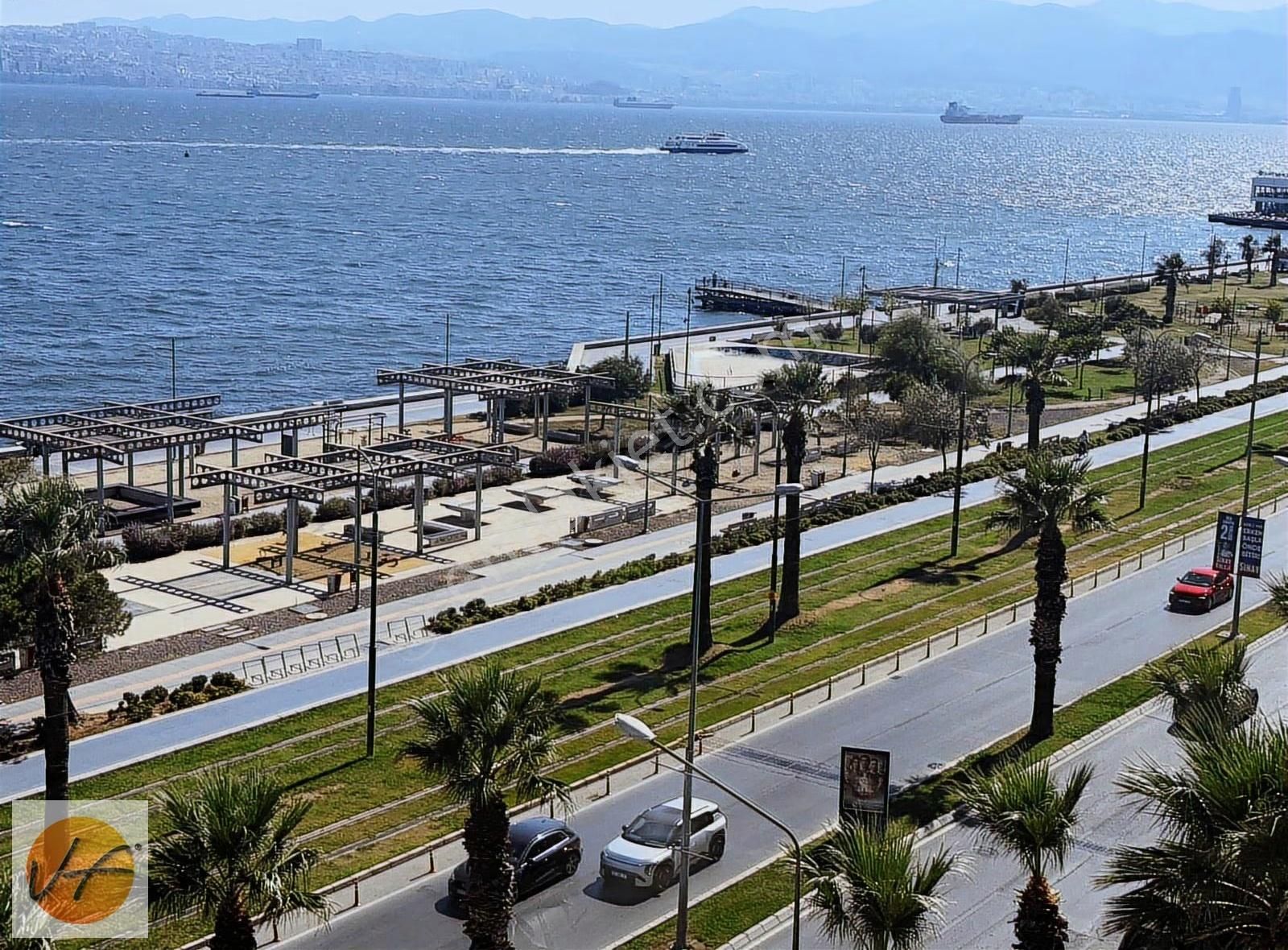 Karşıyaka Yalı'da Full Deniz Manzaralı Bakımlı 3+1 Daire - Görsel 4