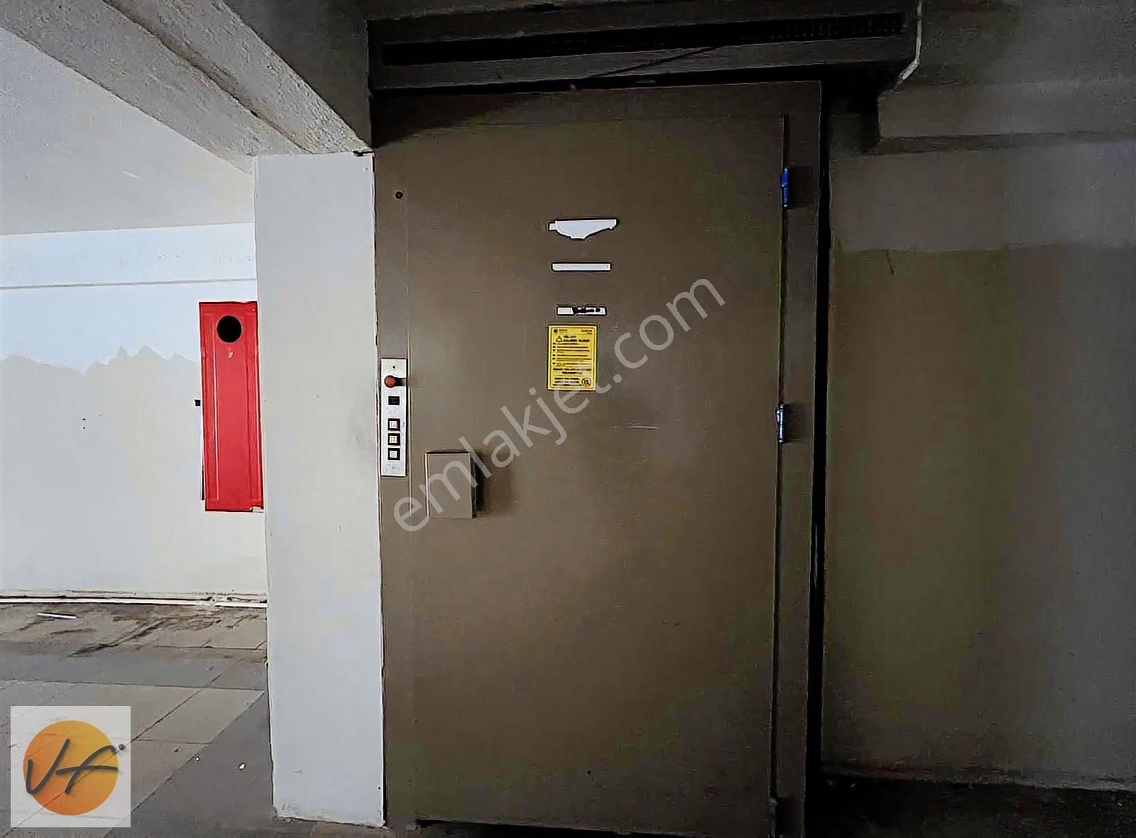 Balçova Ata Caddesinde Eşsiz Konumda Kiralık Dükkan - Görsel 2