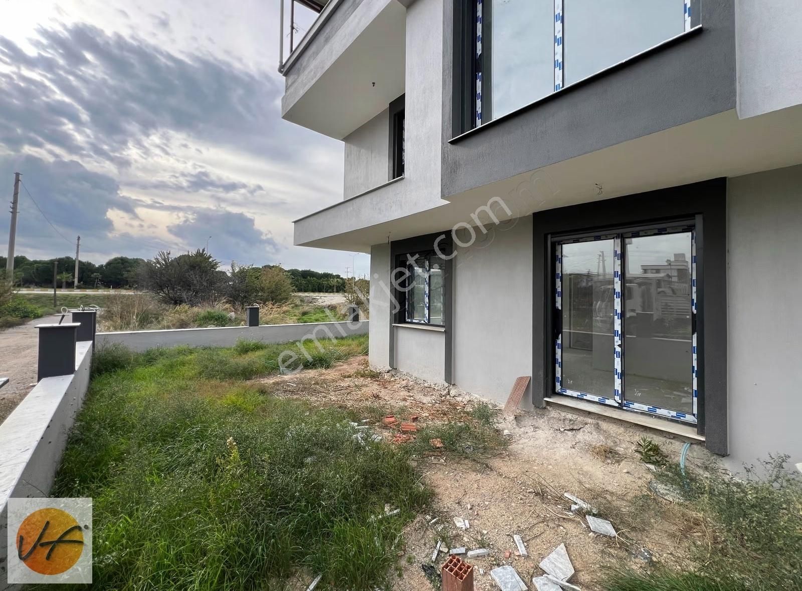 Doğanbey'de Yaz Kış Oturulabilecek Merkezi Satılık Villa - Görsel 16