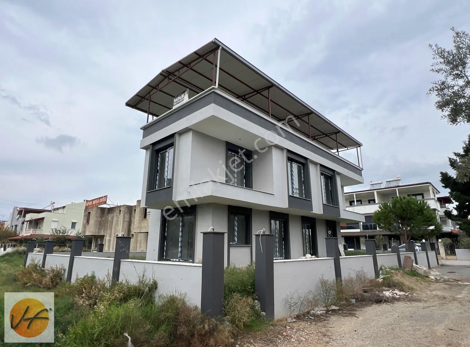 Doğanbey'de Yaz Kış Oturulabilecek Merkezi Satılık Villa - Görsel 34