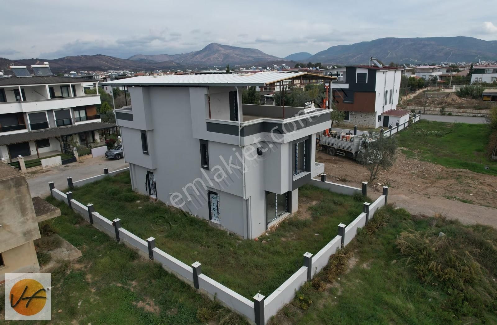 Doğanbey'de Yaz Kış Oturulabilecek Merkezi Satılık Villa - Görsel 28