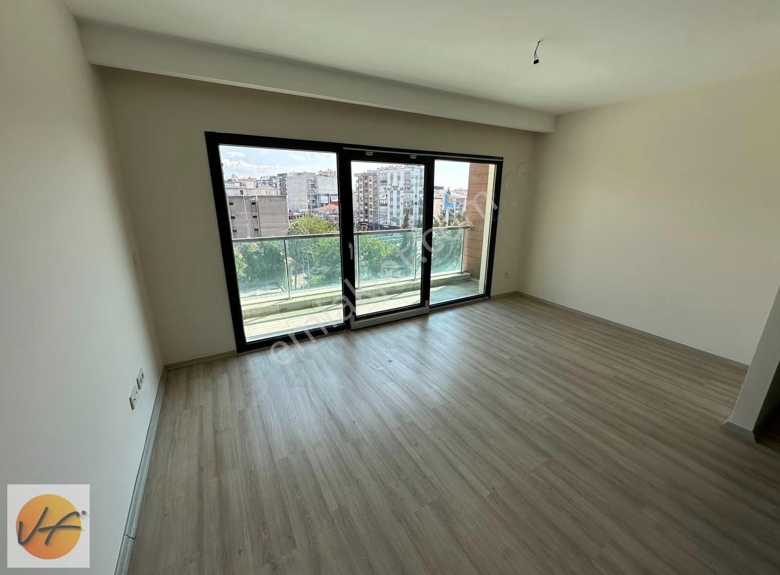 Karşıyaka Anadolu Caddesi Üzeri Kiralık 2+1 Daire