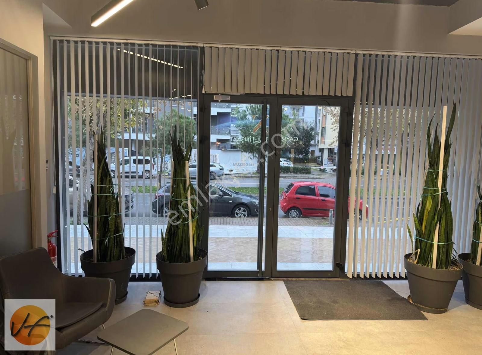 Bayraklı Galen Hastanesine Yakın Merkezi Konumda Kiralık Dükkan - Görsel 5