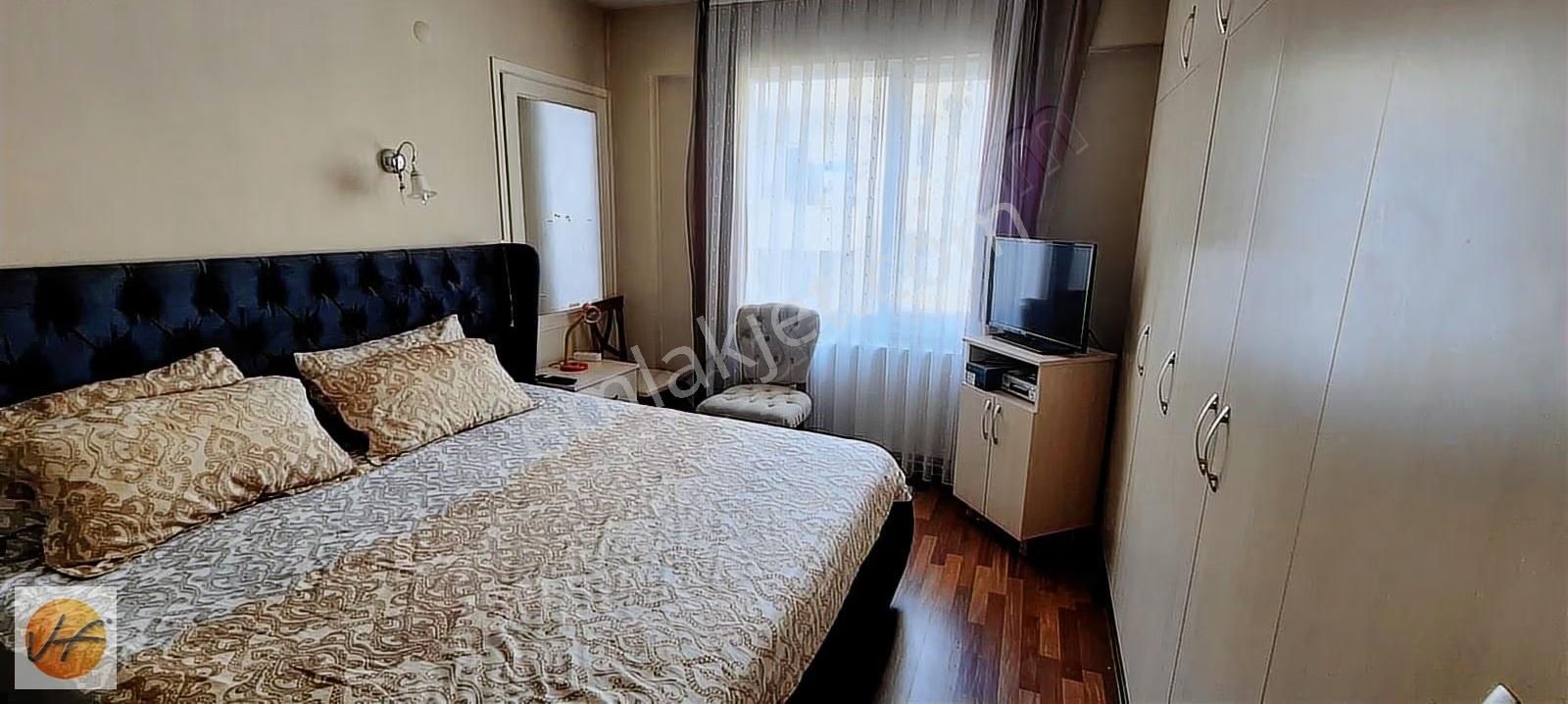 İzmir Balçova Fevzi Çakmak Mahallesinde3+1 Bakımlı Satılık Daire - Görsel 11