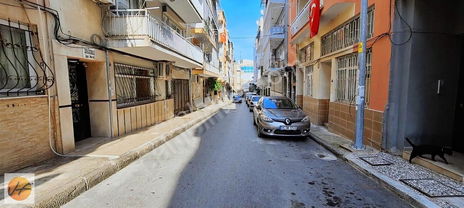 İzmir Balçova Fevzi Çakmak Mahallesinde3+1 Bakımlı Satılık Daire - Görsel 13