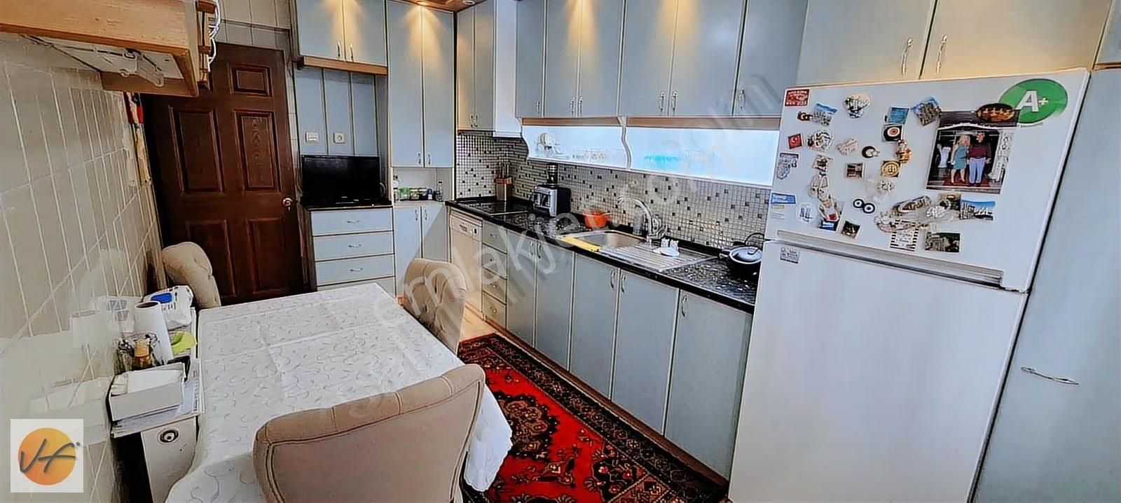 İzmir Balçova Fevzi Çakmak Mahallesinde3+1 Bakımlı Satılık Daire - Görsel 25