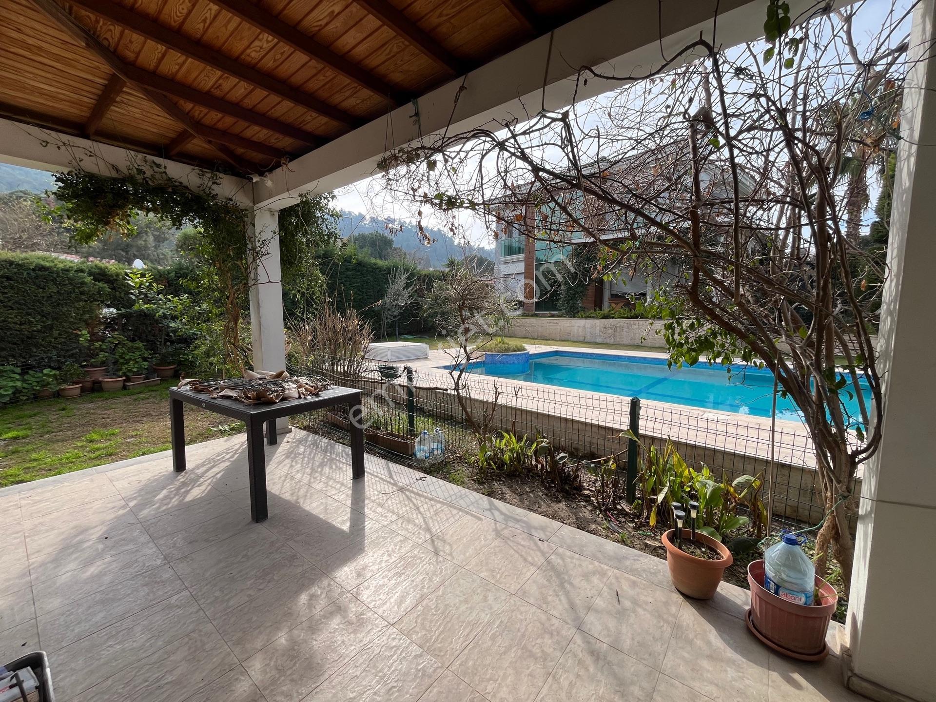 Güzelbahçe 5+2 Havuzlu Site İçerisinde Villa - Görsel 32