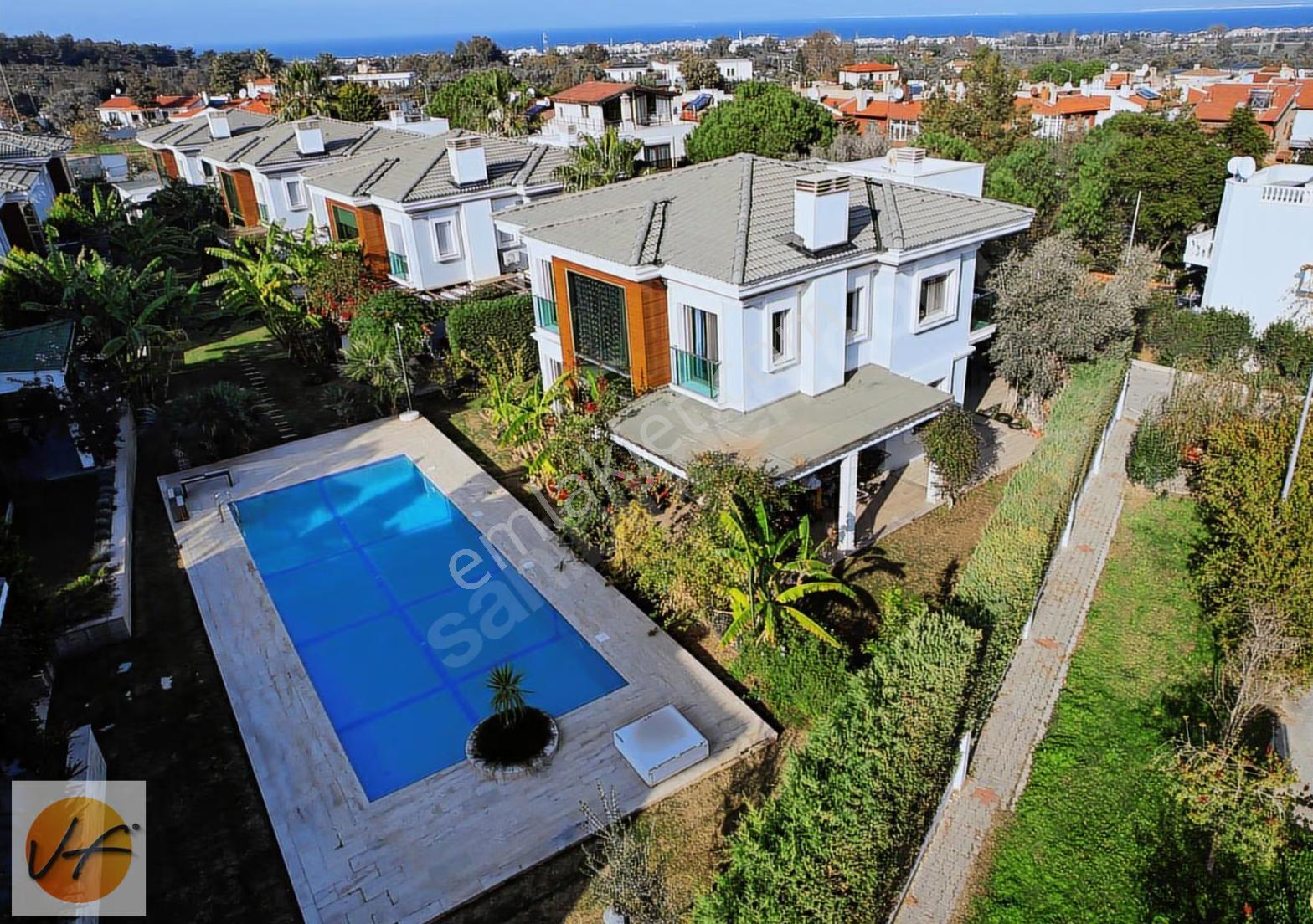 Güzelbahçe 5+2 Havuzlu Site İçerisinde Villa - Görsel 4