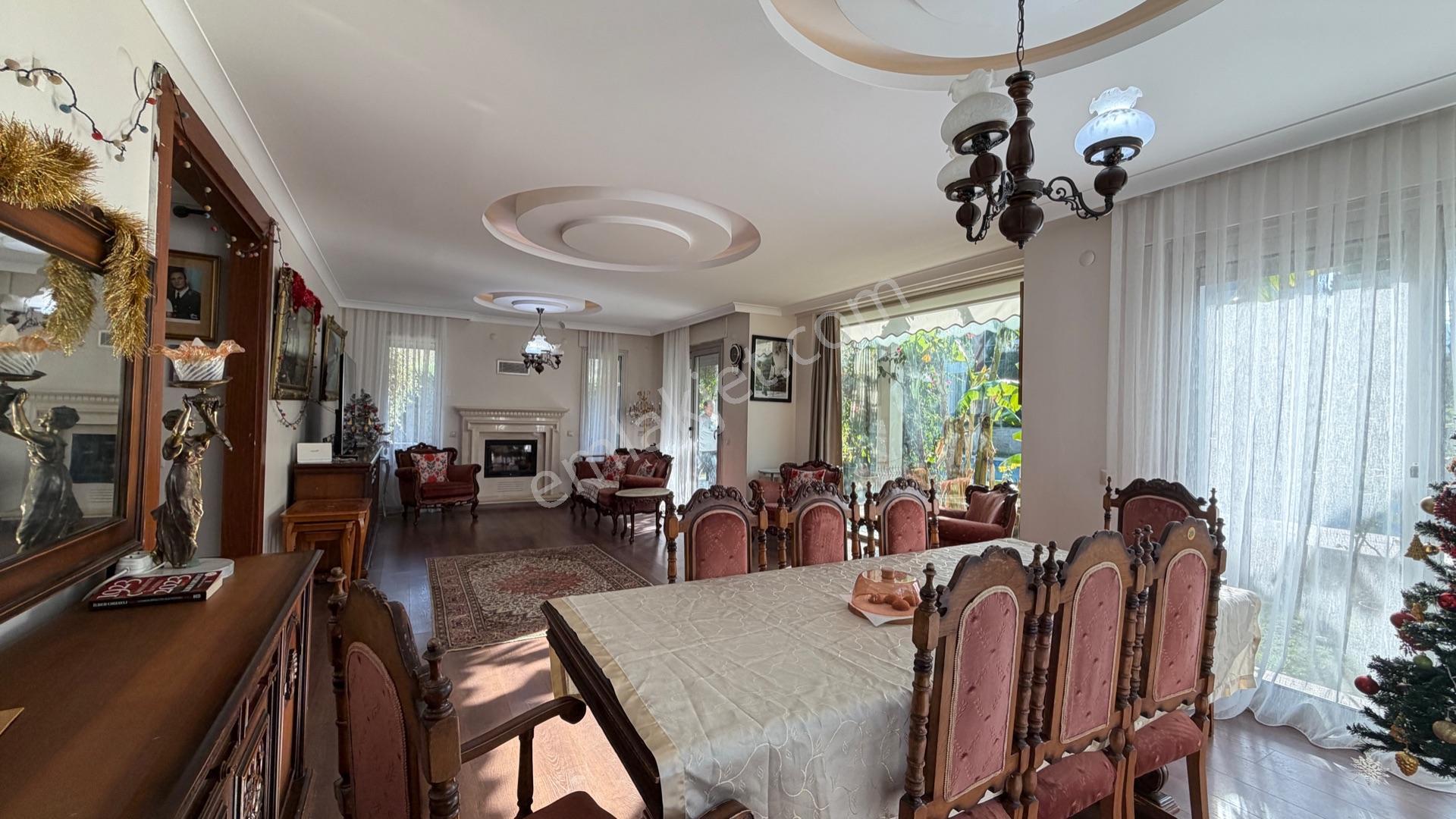 Güzelbahçe 5+2 Havuzlu Site İçerisinde Villa - Görsel 9